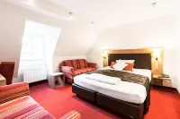 Hotel Weisses Ross Отели рядом с Аэропорт Мемминген