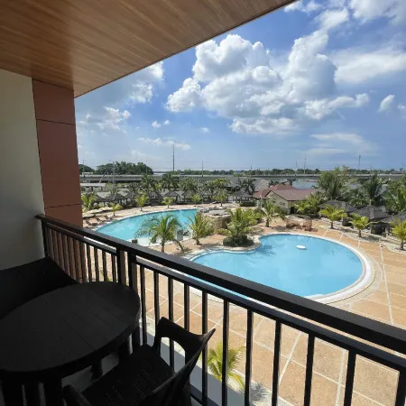 River Palm Hotel and Resort Powered by Cocotel
