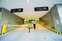 Bayprime Hotel - parking