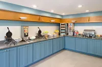 Country Inn & Suites Downtown Convention Center by Radisson, Gatlinburg, TN - breakfast