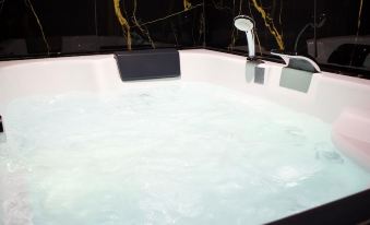 Apart'Moment Jacuzzi