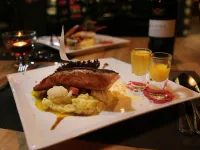 Lot 10 Boutique Hotel - 朝食