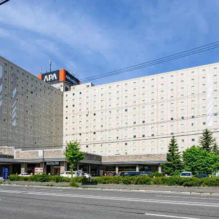 APA Hotel and Resort (Sapporo) Отели рядом с достопримечательностью «Станция метро Sumikawa»