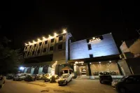 Foxoso Fiori Hotel