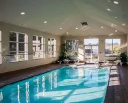 拉斯頓舒眠套房酒店 - 近大學