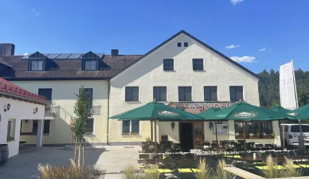 Römercastell - Wirtshaus & Hotel Отели в г. Кипфенберг