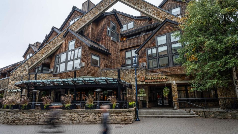 Executive The Inn At Whistler Village & Mountain Side Hotel