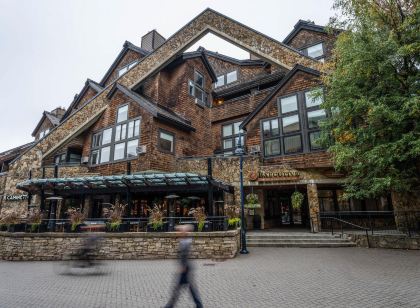 Executive The Inn At Whistler Village & Mountain Side Hotel