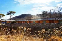 Gongju Sangsin Heuljip Pension