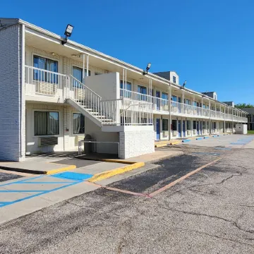 Studio 6 Webster, TX Houston - NASA Lake