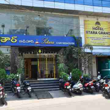 Hotel Sitara Grand Hotel Exterior
