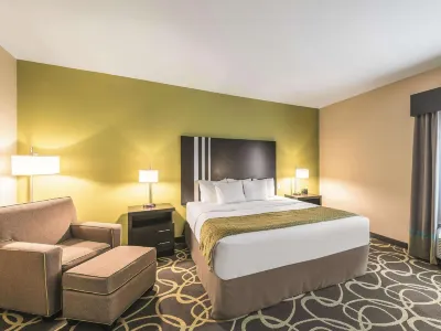 La Quinta Inn & Suites by Wyndham Tyler - University Area Hotel dekat University Center