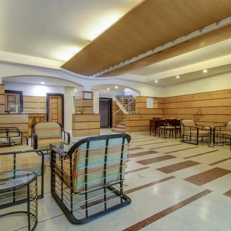 Hotel Minerva Grand Отели рядом с достопримечательностью «Район Химайятнагар»