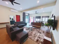Villa D'Razna - Luxury 5-bedroom Villa with private pool