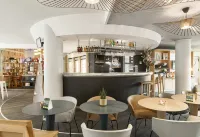 B&B HOME Rueil-Malmaison Gare - bar