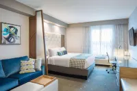 Best Western Premier Hotel at Fishers Landing Hotels in Vancouver