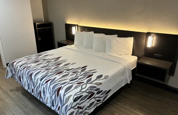 懷爾德伍德紅屋頂旅館 - 佛羅里達州村莊市