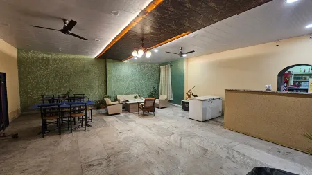 Cottage Club Inn Отели в г. Алмора