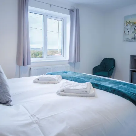 Gower Hideaway - 3 Bed Apartment - Ocean Breeze