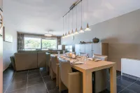 Huswell - Bright Apartment with Parking Near the Beach