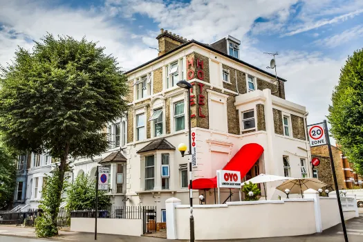 OYO London Guest House Hotels near West Acton Tube Station