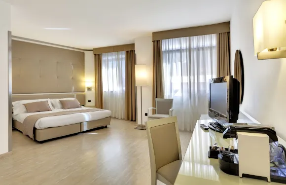 地中海皇宮酒店