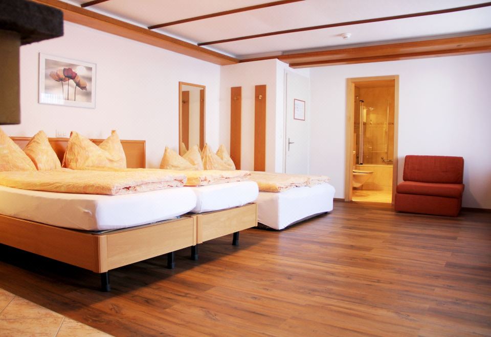 Hotel Eiger Over view