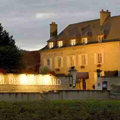 Castel de Tres Girard Hotel Exterior