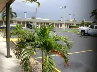 Budget Host Inn Florida City - Motels