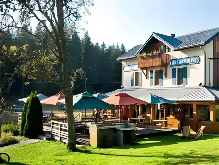 Auberge de La Croix Perrin Отели в г. Отран-Меодр ан Веркор