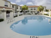 Park Inn by Radisson Albany - Pools