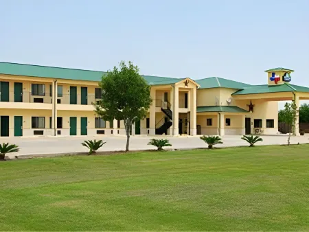 Scottish Inn & Suites