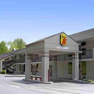 Super 8 by Wyndham Commerce Hotel Exterior