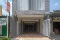 RedDoorz near Laweyan Gentan Hotels in Purbayan