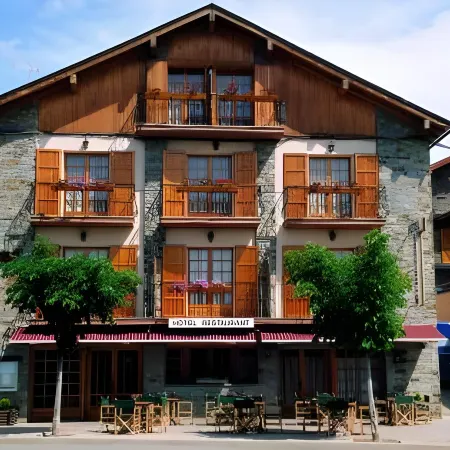 Hotel Esquirol Отели в г. Льивия