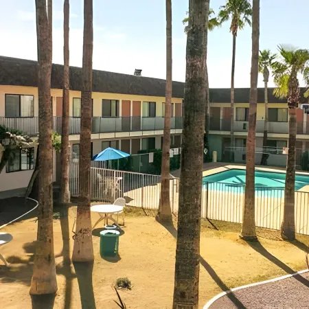 Stone Inn Extended Stay U of A