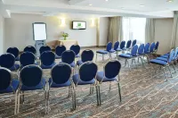 Holiday Inn & Suites London Hotels in London