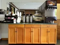 Super 8 by Wyndham Greensboro/Coliseum/Conv.