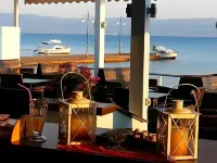 Artemis Hotel