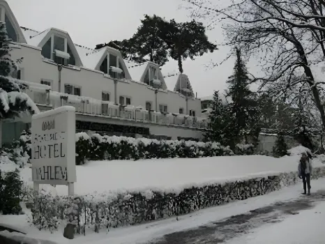 Apartment-Hotel-Dahlem Hotels in der Nähe von von Sonderpädagogisches Förderzentrum Pestalozzi-Schule