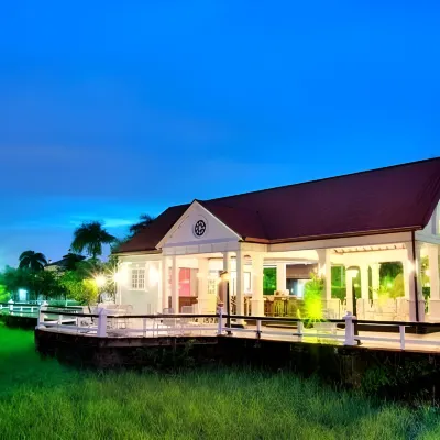 託拉里卡度假村 鄰近聖彼得和保羅教堂的酒店