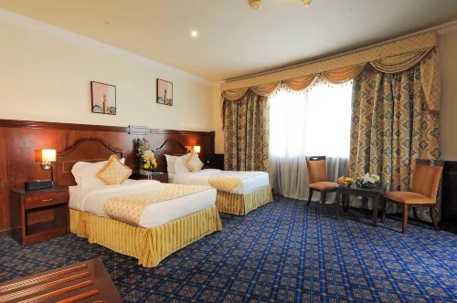 Ramee California Hotel - parkir
