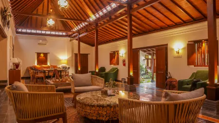 Omah Siliran Heritage Отели рядом с достопримечательностью «Kotabaru»