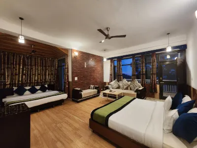 Blossom Resort Kasauli Hotels near Kuthar Fort