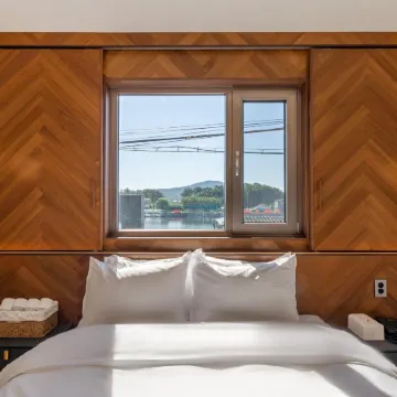 Incheon (Ganghwado) Hotel the Black Отели рядом с достопримечательностью «Хвадо-тондэ»