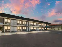 克拉麗奧波恩特酒店-裏奇克雷斯特-近中國湖海軍基地 克恩縣酒店