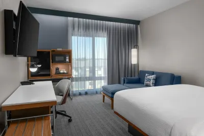 Courtyard Modesto North Hotels near Walmart