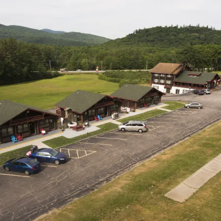 Swiss Chalets Village Inn