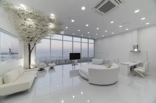 Pohang Cherry Blossom Pool Villa Pension