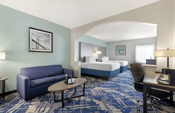 薩凡納機場貝斯特韋斯特優質套房酒店